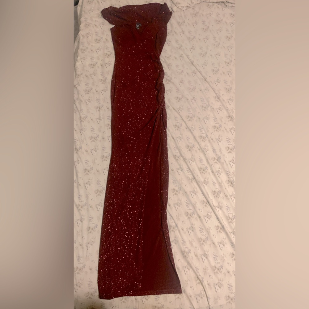 Red sparkly Windsor dress, 5ft